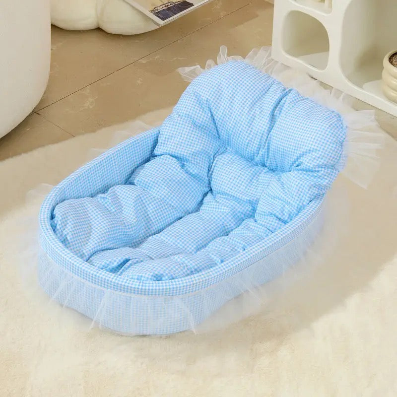 Glowli™ Gingham Lace Pet Bed