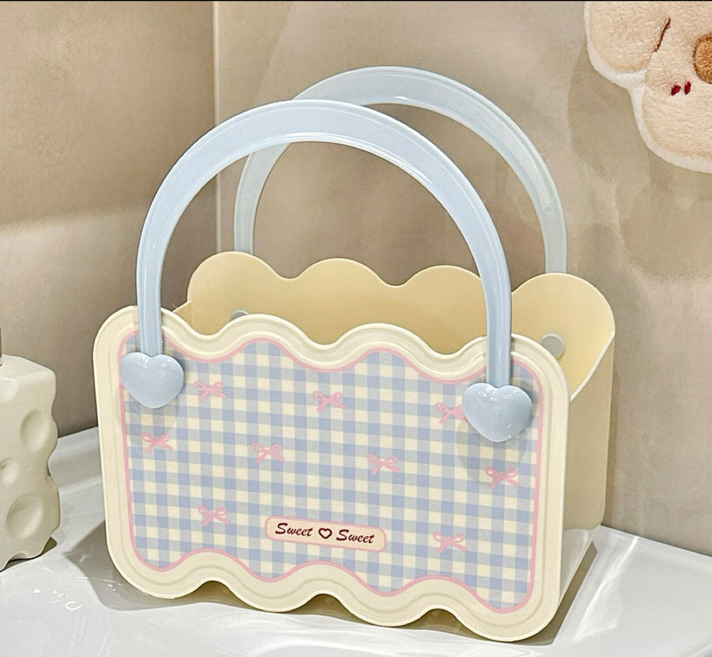 Sweet Gingham Carry Basket