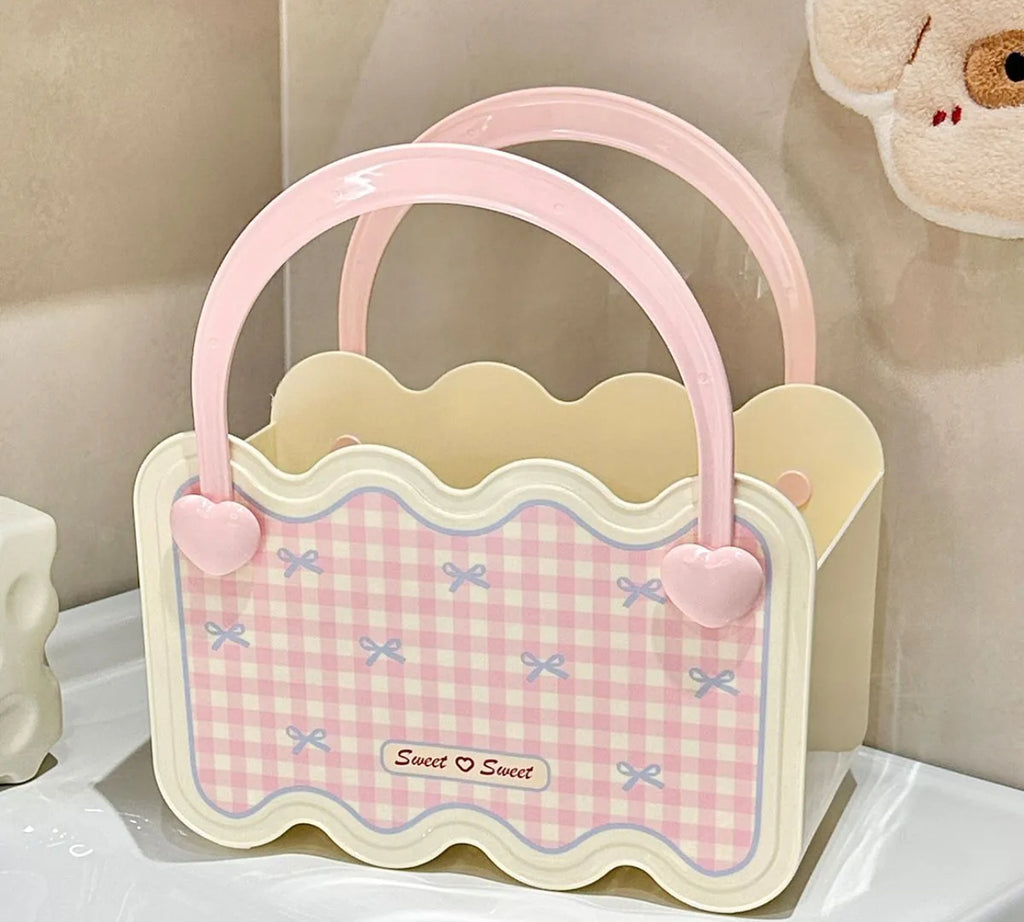 Sweet Gingham Carry Basket