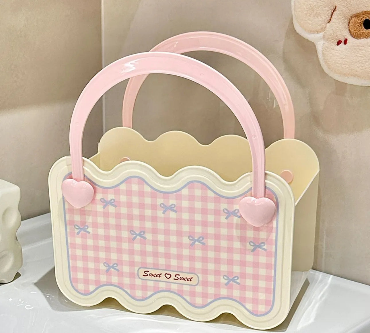 Sweet Gingham Carry Basket