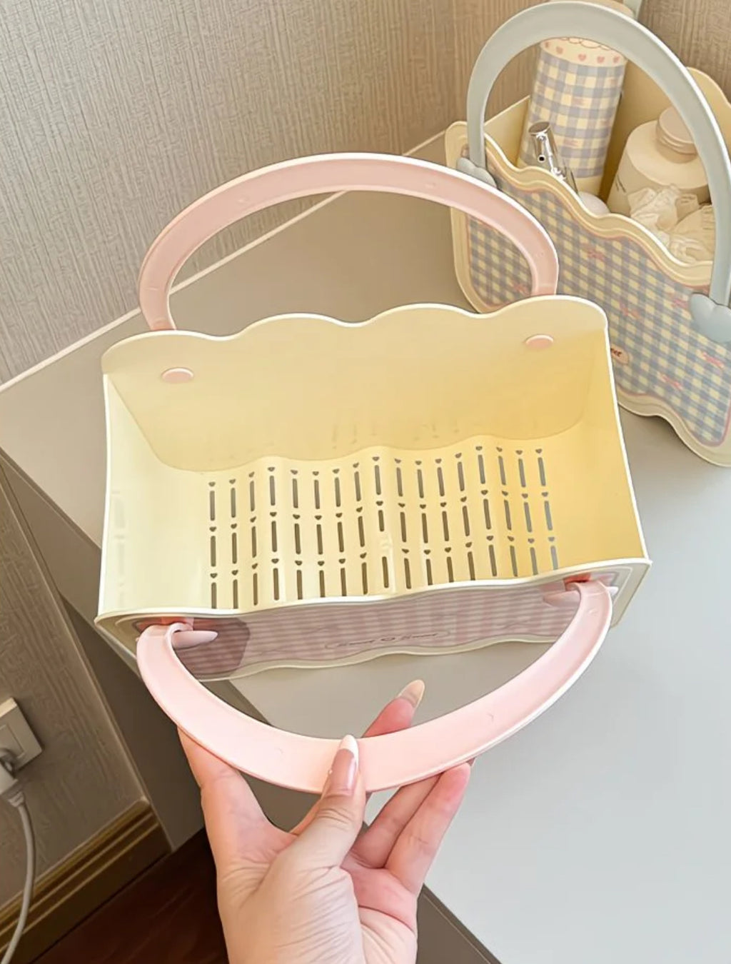 Sweet Gingham Carry Basket