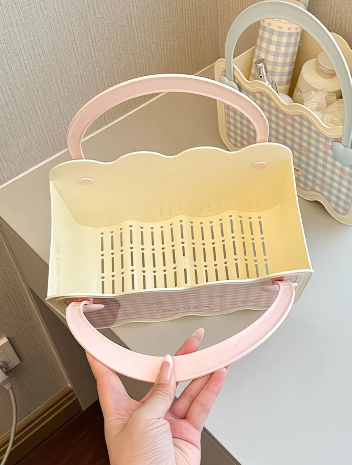 Sweet Gingham Carry Basket