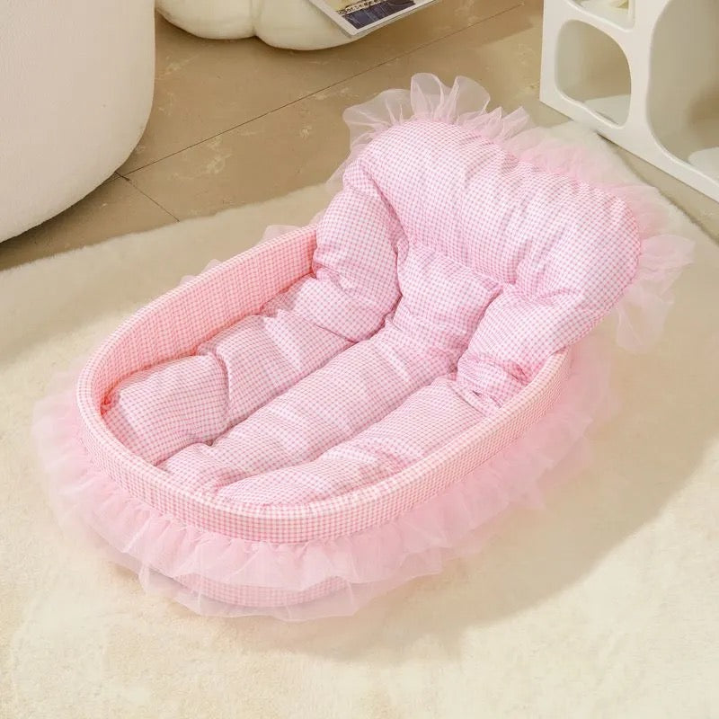 Glowli™ Gingham Lace Pet Bed