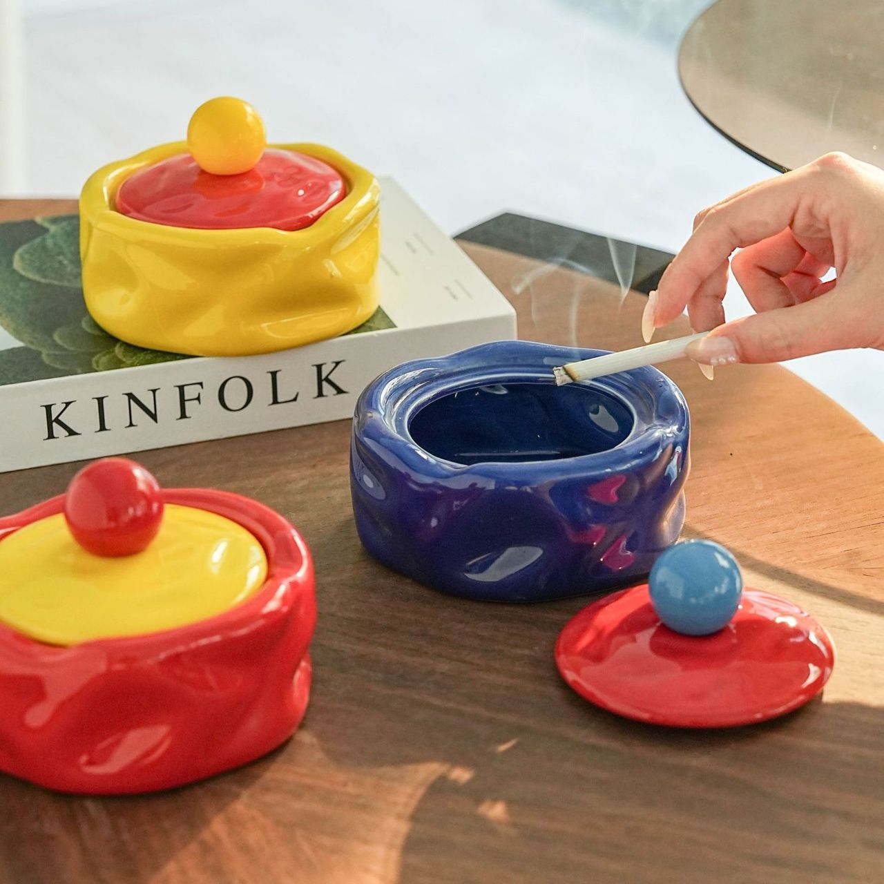 Glowli Swirl Pot – Retro Ceramic Jar